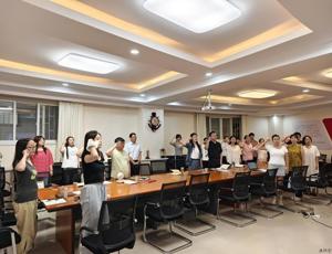 上好离校前最后一堂党课 指引青年党员奋进航向-—学院党委委员、纪委书记冯艳丽走进教育系讲授专题党课